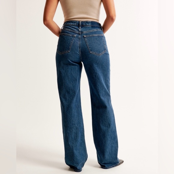 Abercrombie Curve Love - The 90s relaxed Jean high rise - Picture 2 of 8